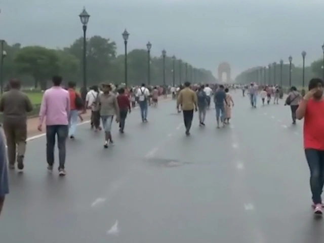 दिल्ली में तेज गर्मी के बाद जल्द बदलेगा मौसम, 15 जून से बारिश की संभावना बढ़ी