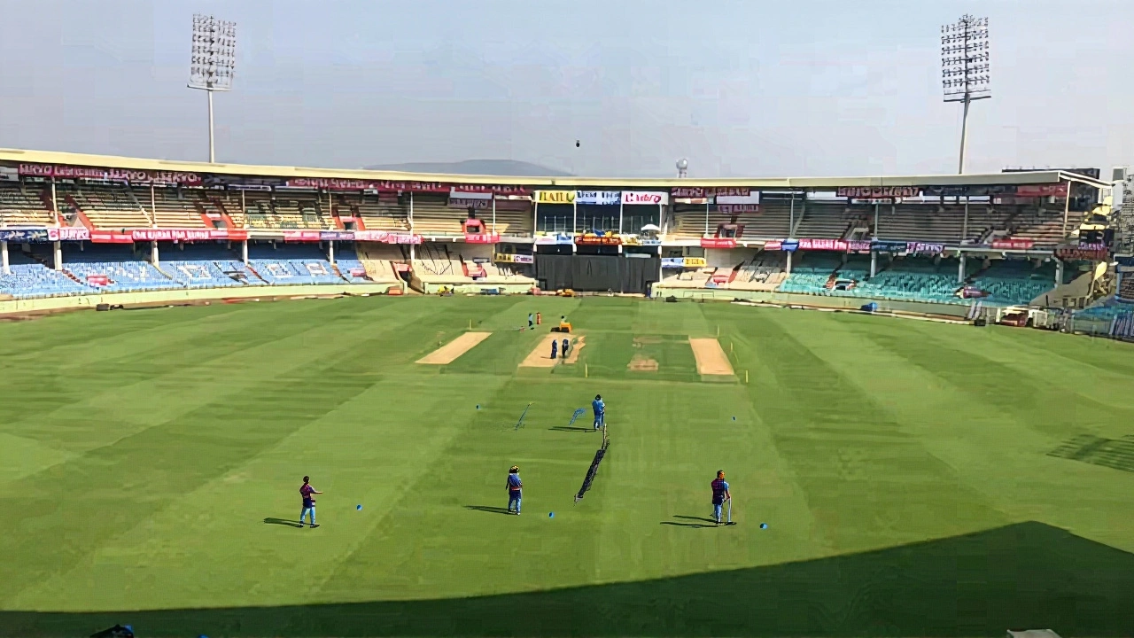 स्टेडियम, अधिकारी और टूर्नामेंट का बड़ा चित्र